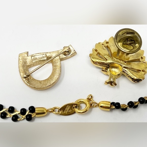 Trifari Jewelry 8 Pieces Lot Earrings Necklaces Brooches Peacock - Picture 12 of 13